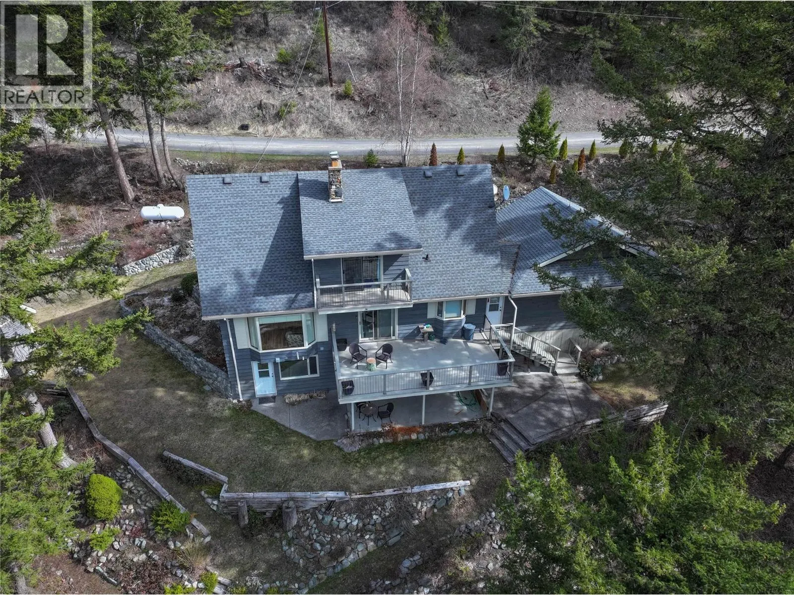 1920 Lakeview Drive