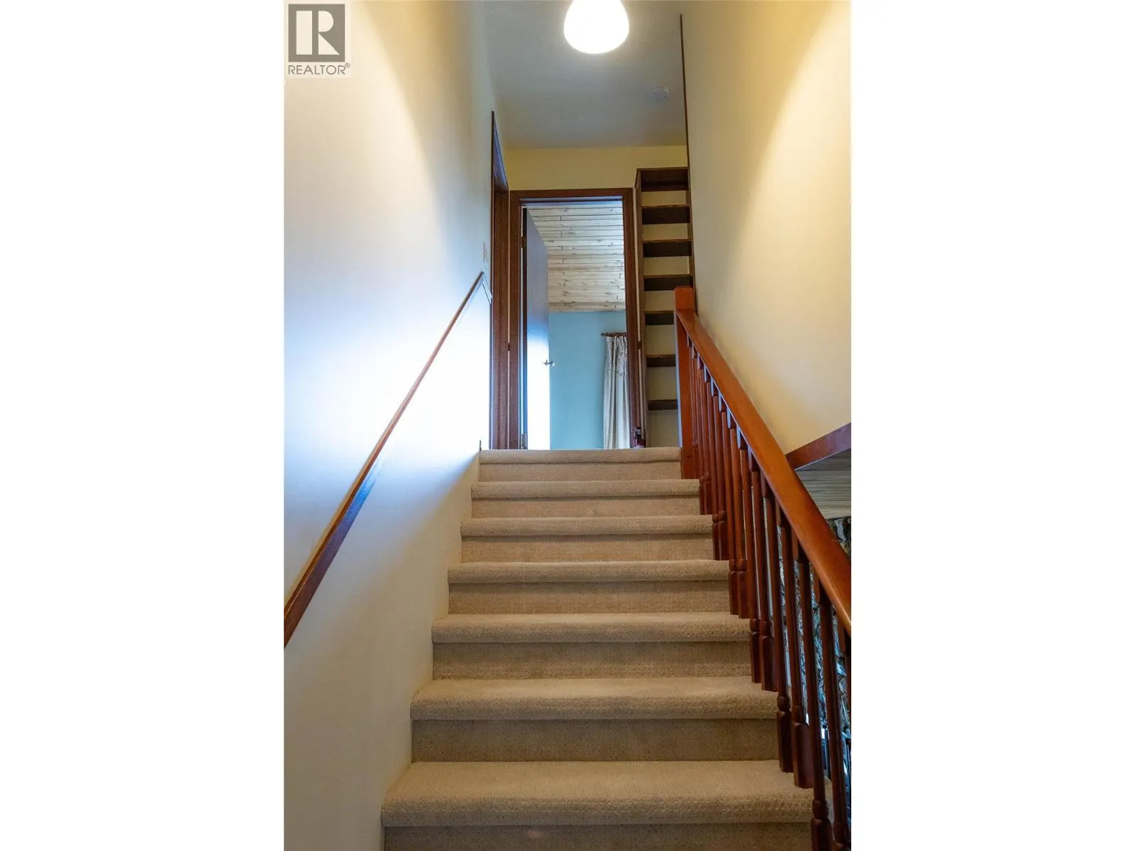 1920 Lakeview Drive