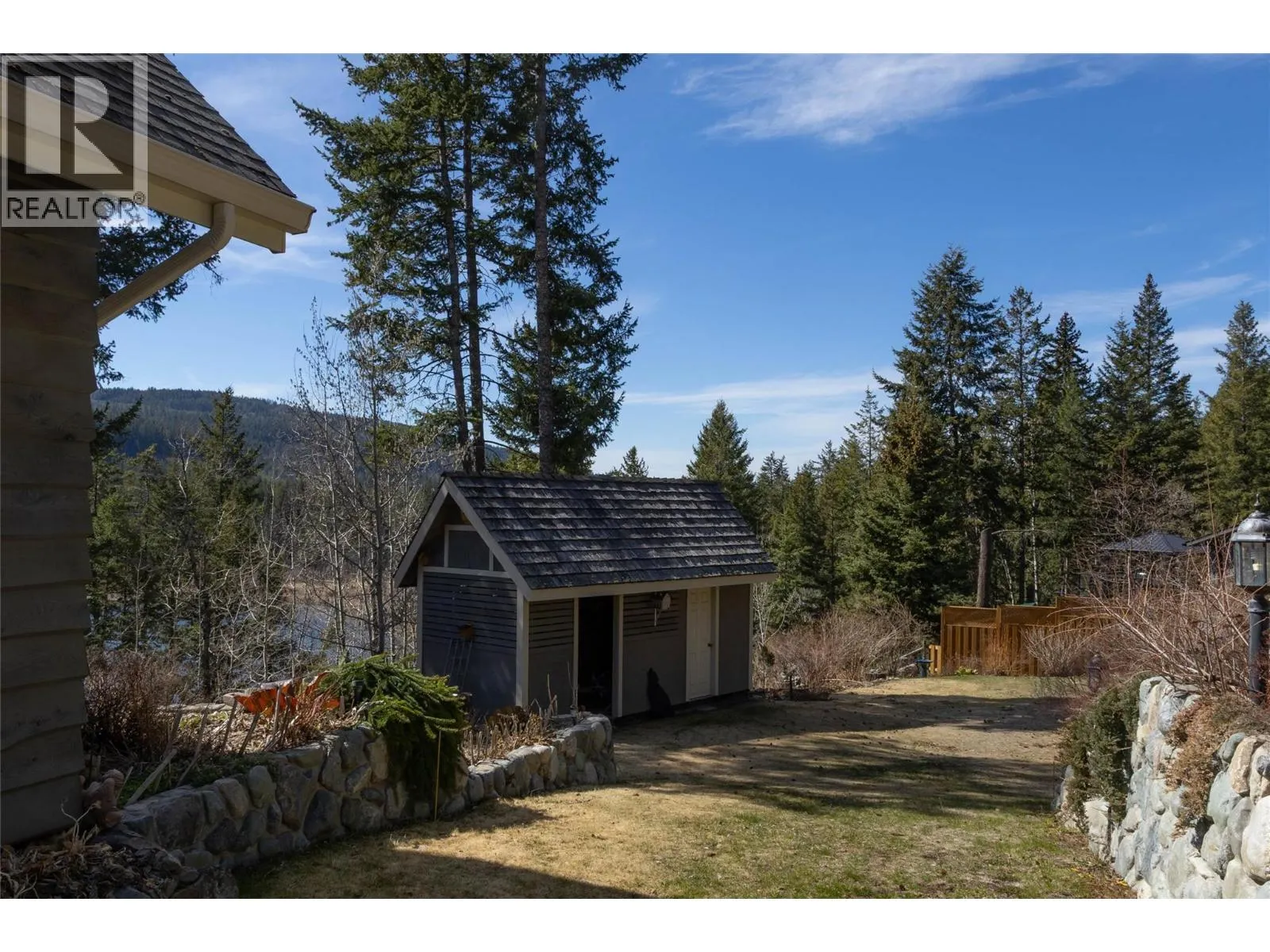 1920 Lakeview Drive