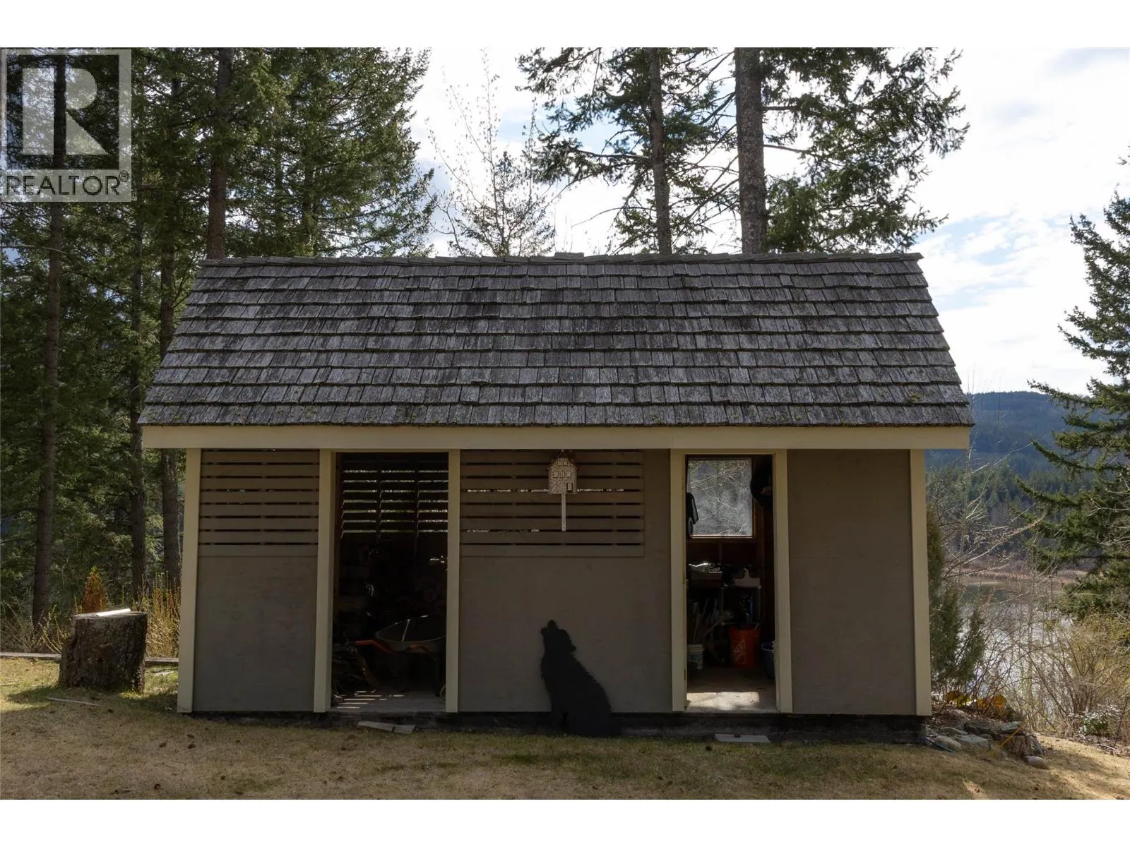 1920 Lakeview Drive