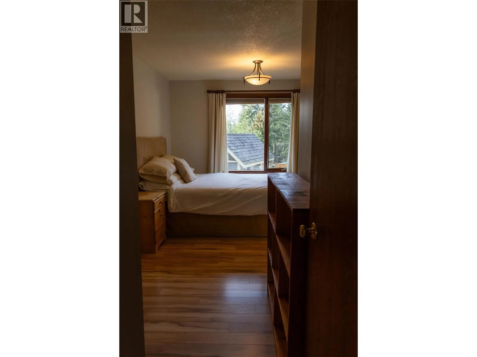 1920 Lakeview Drive