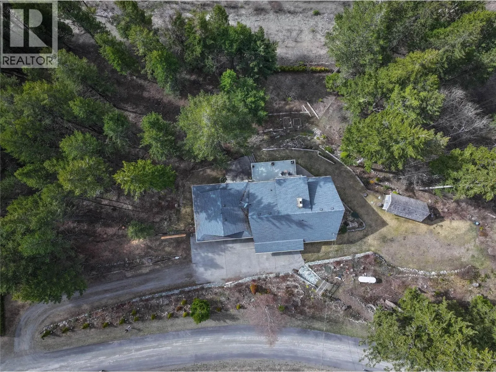 1920 Lakeview Drive