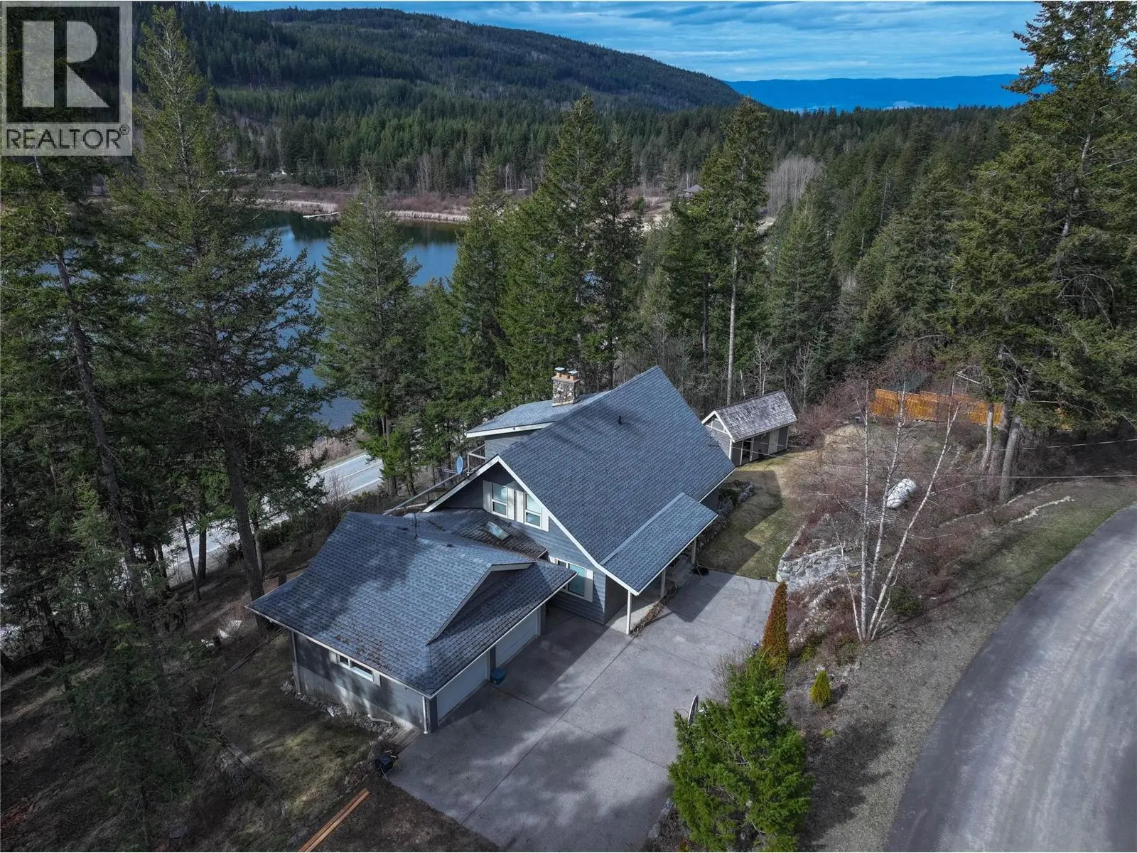 1920 Lakeview Drive