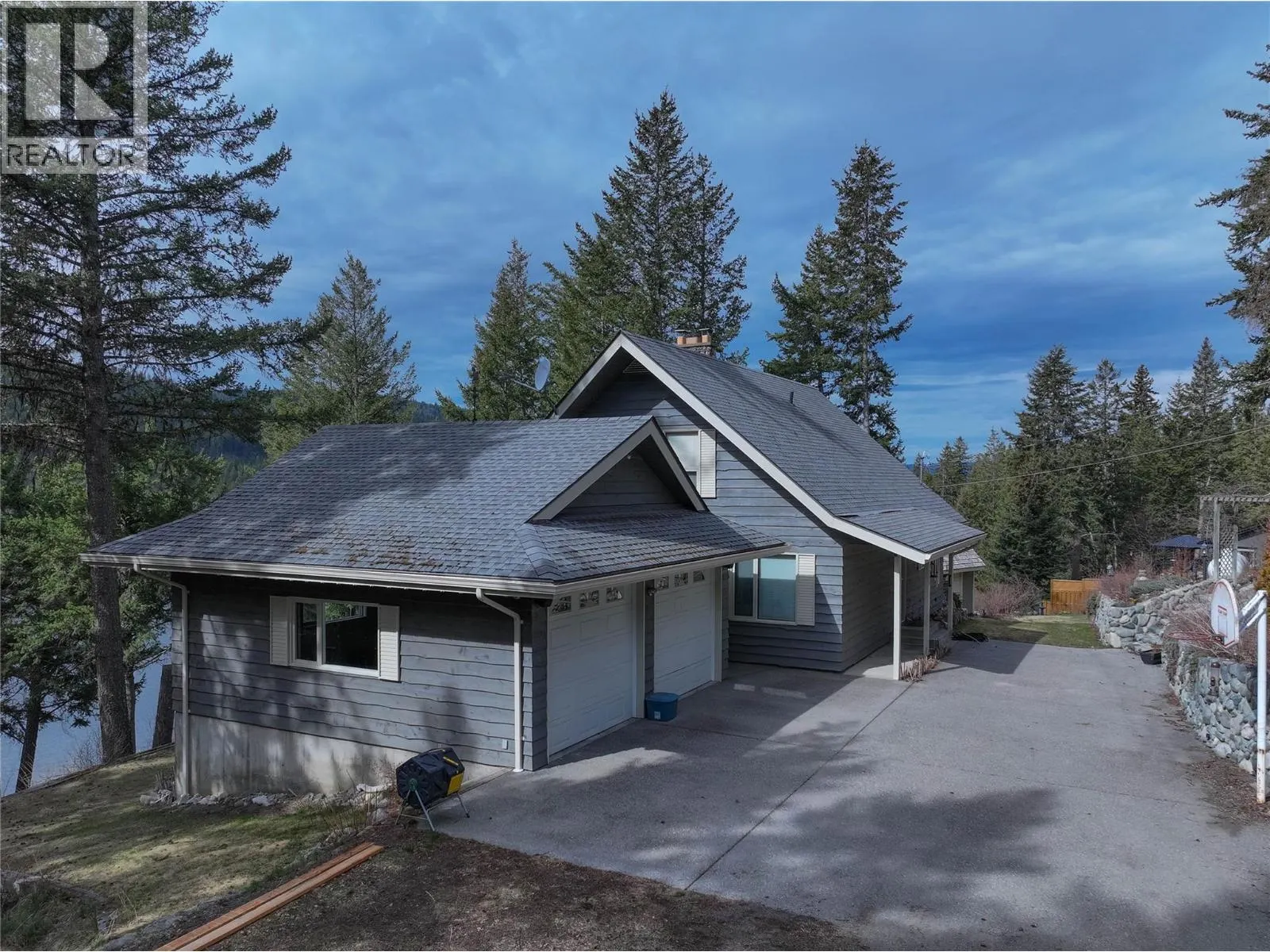 1920 Lakeview Drive