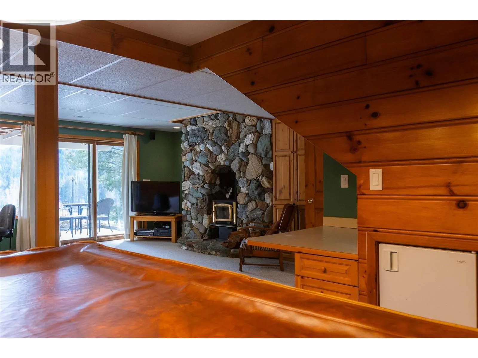 1920 Lakeview Drive