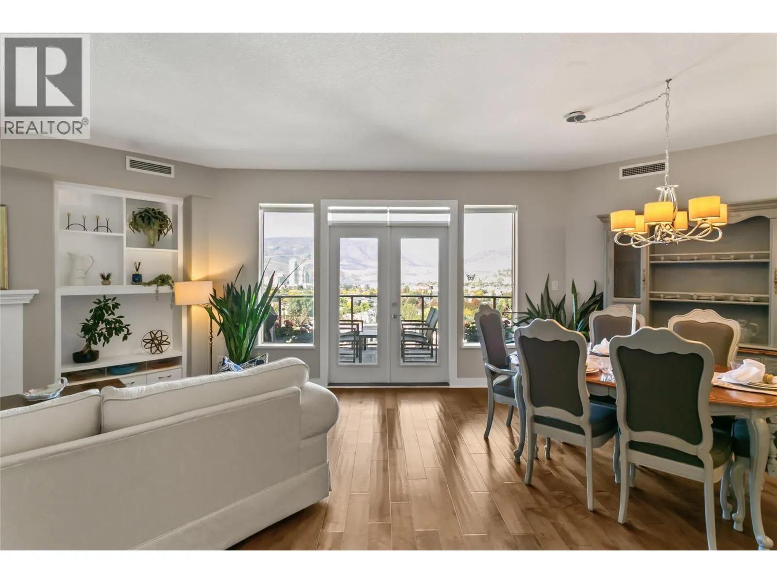 1160 Bernard Avenue Unit# 1205