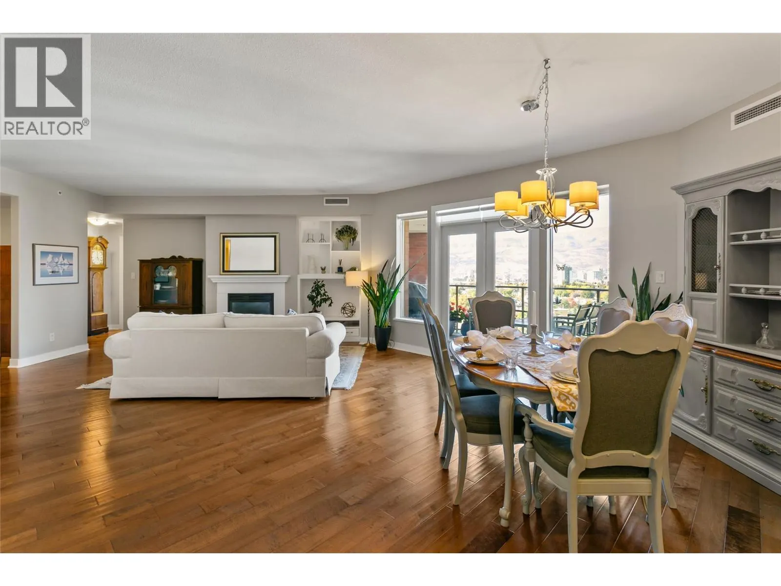 1160 Bernard Avenue Unit# 1205