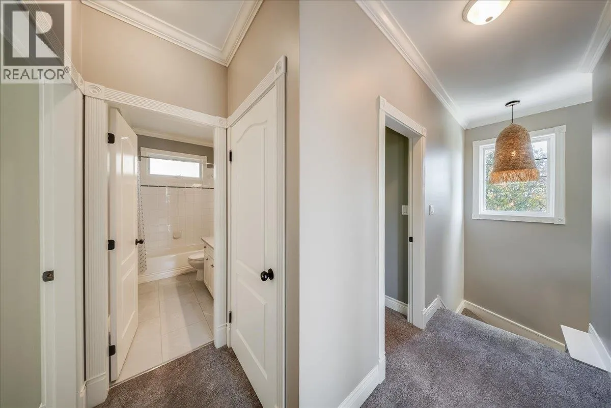 1860 Planer Crescent