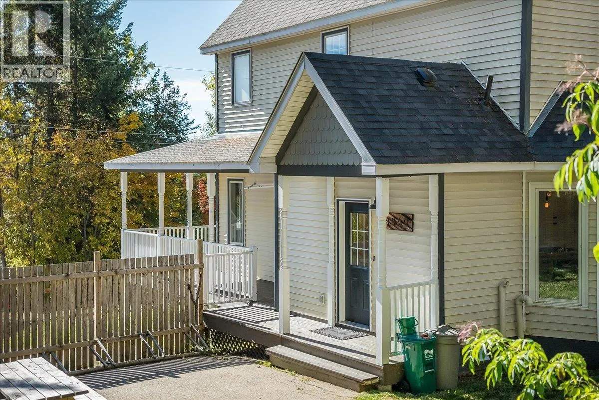 1860 Planer Crescent