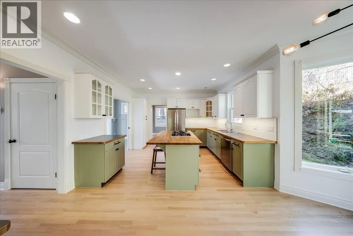 1860 Planer Crescent