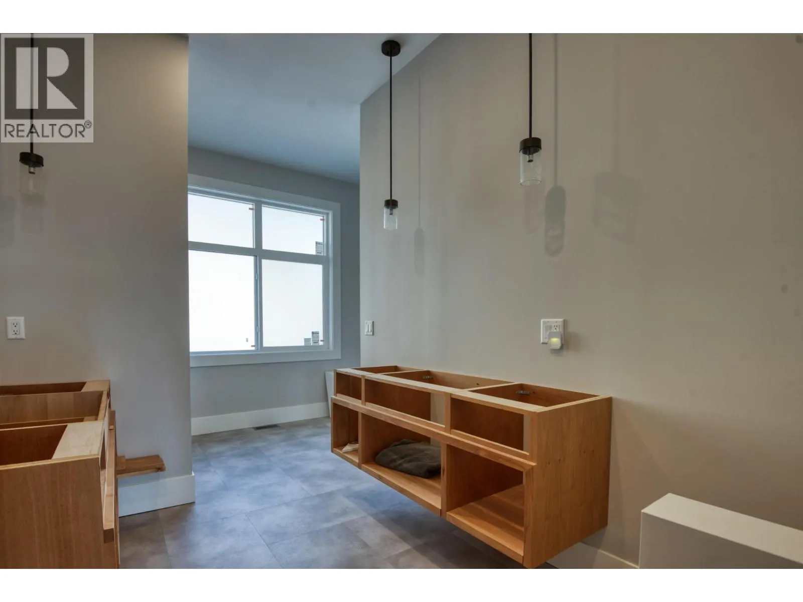 2835 Outlook Way