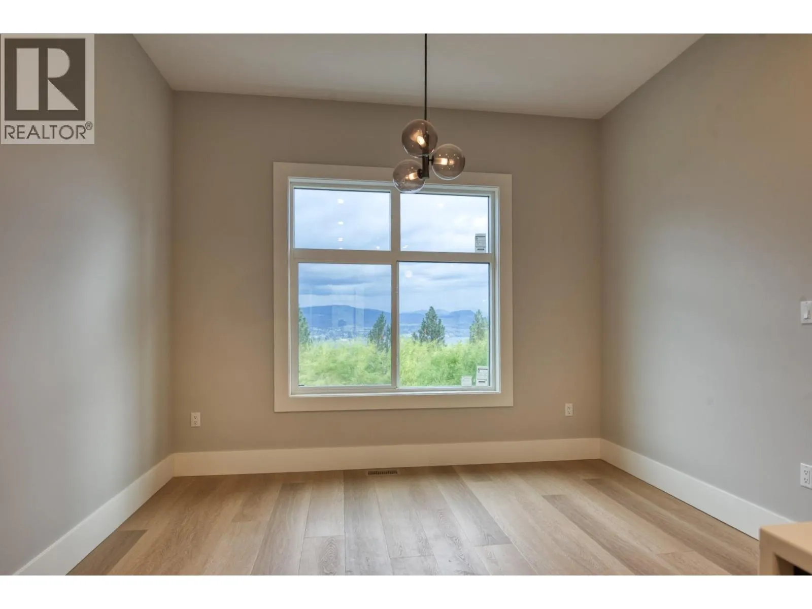 2835 Outlook Way