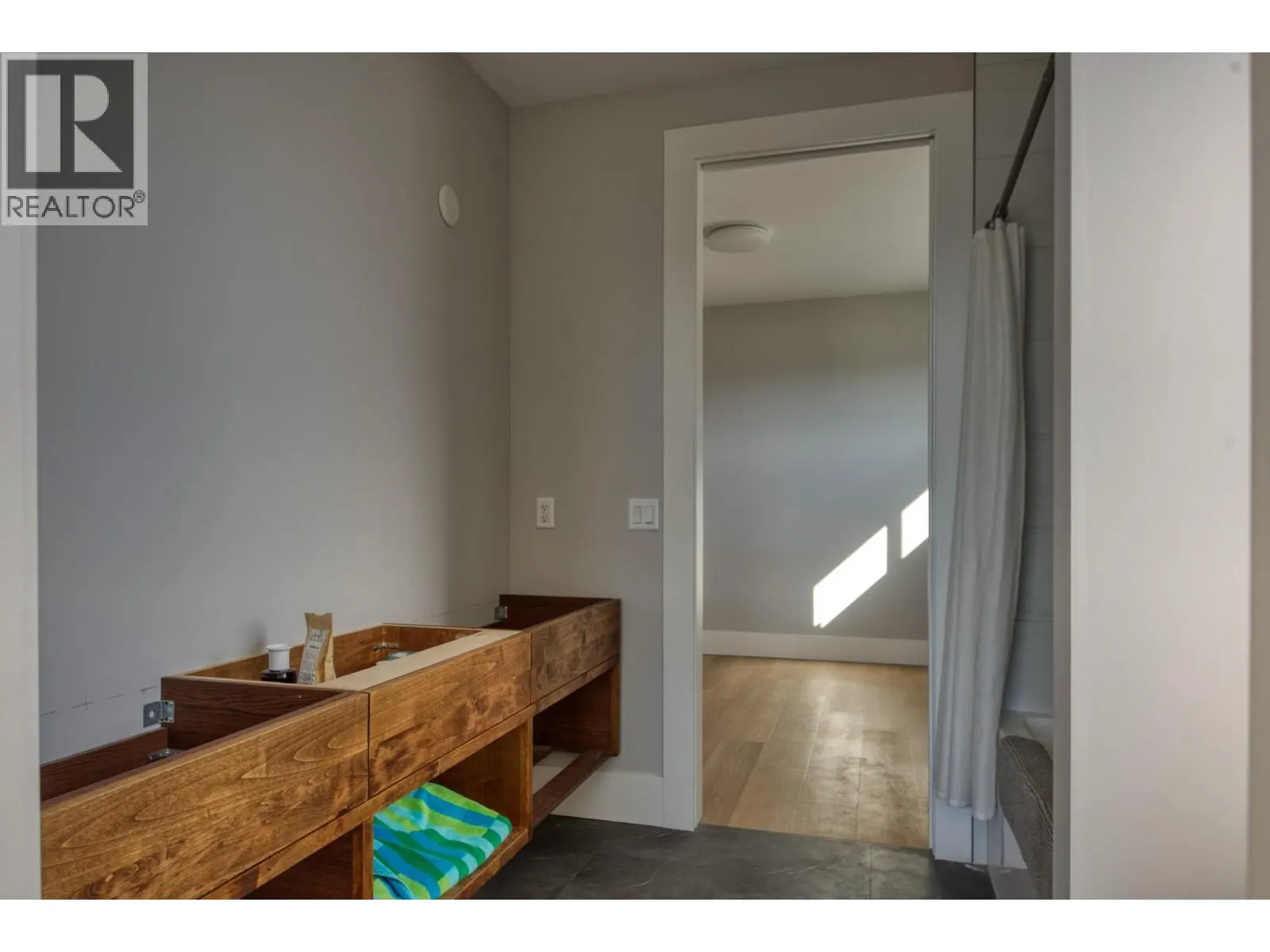 2835 Outlook Way