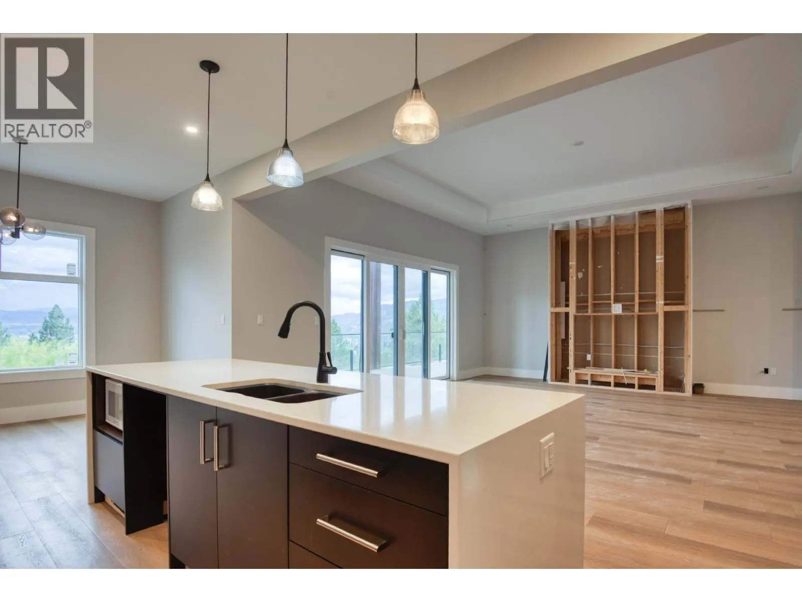 2835 Outlook Way