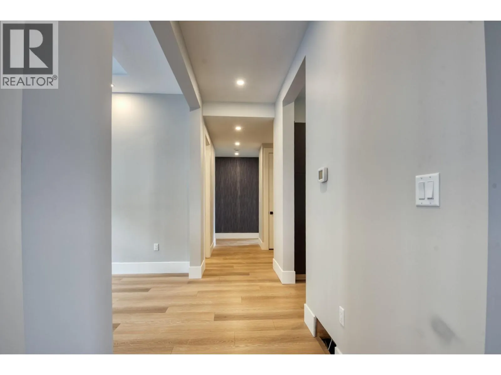 2835 Outlook Way