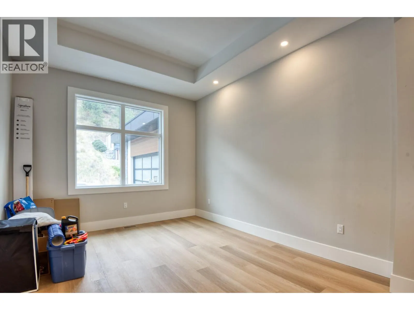 2835 Outlook Way