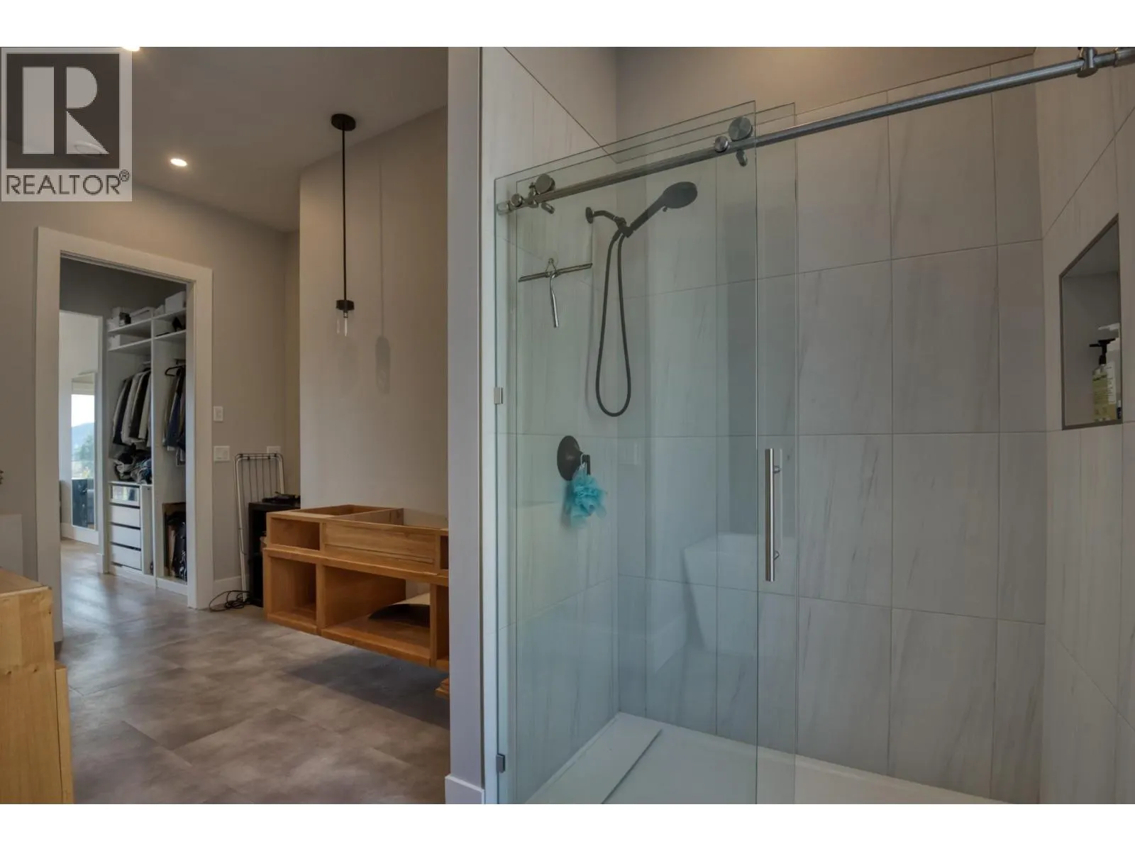 2835 Outlook Way