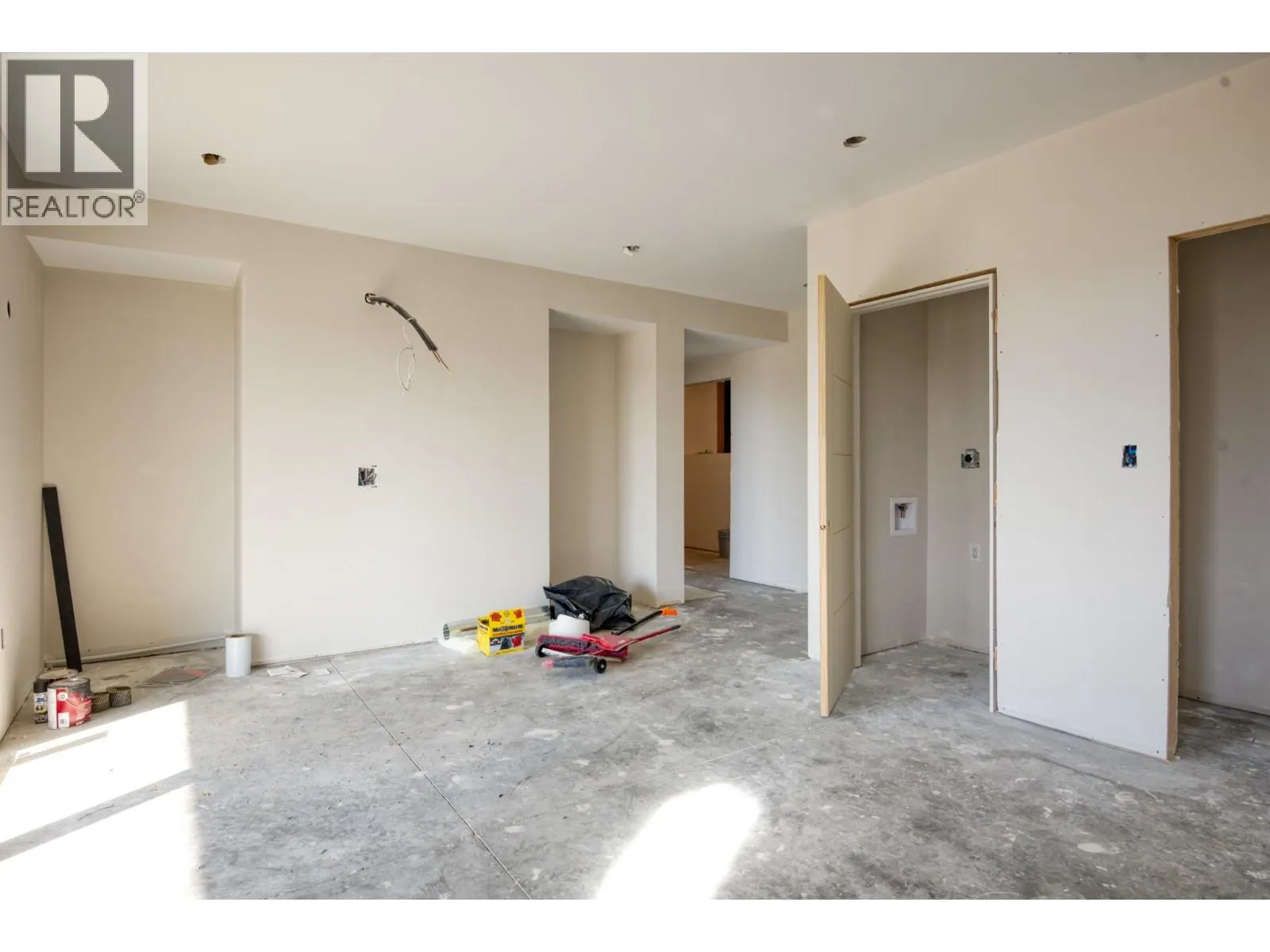 2835 Outlook Way