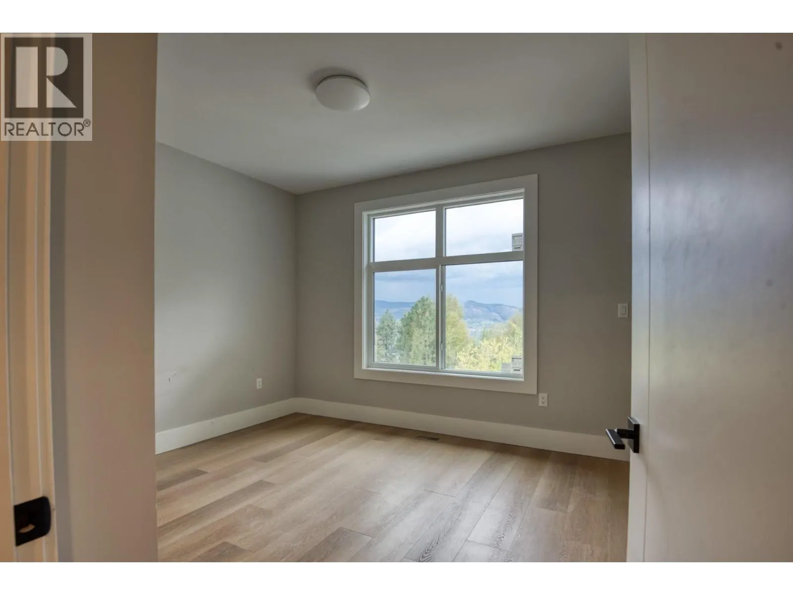 2835 Outlook Way