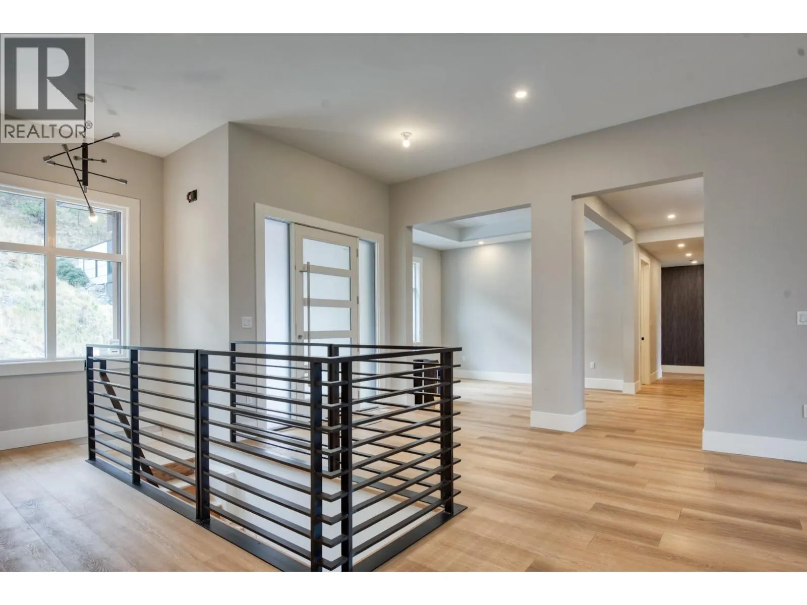 2835 Outlook Way