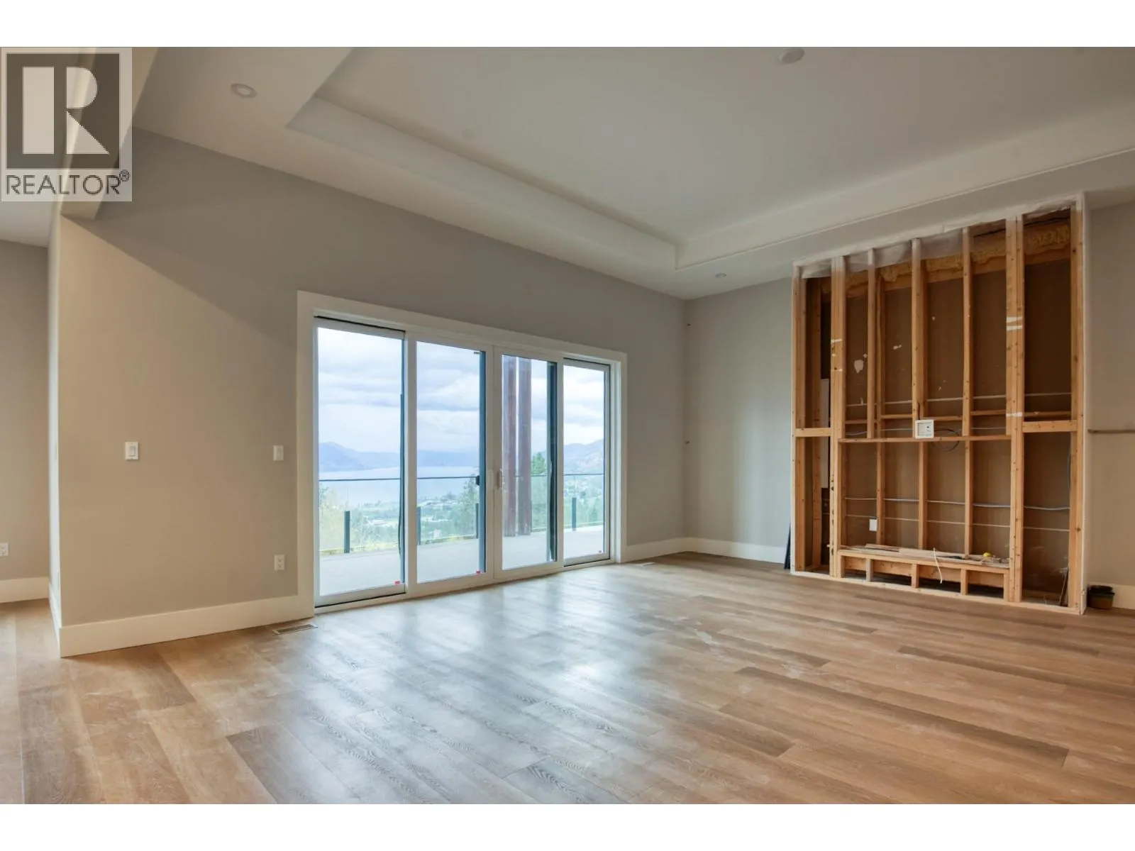 2835 Outlook Way