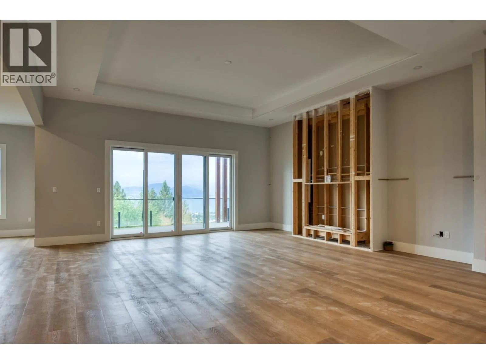 2835 Outlook Way