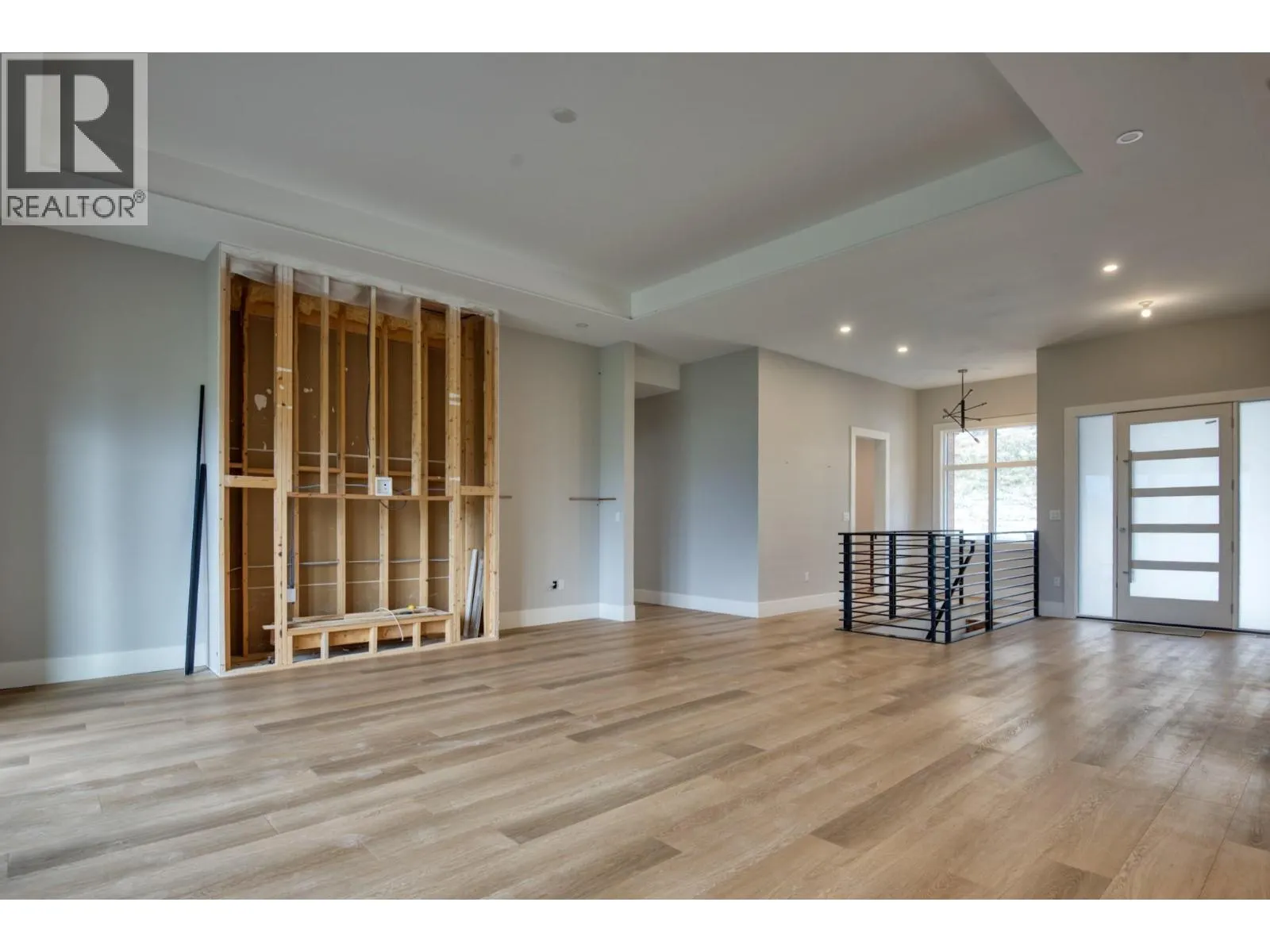 2835 Outlook Way