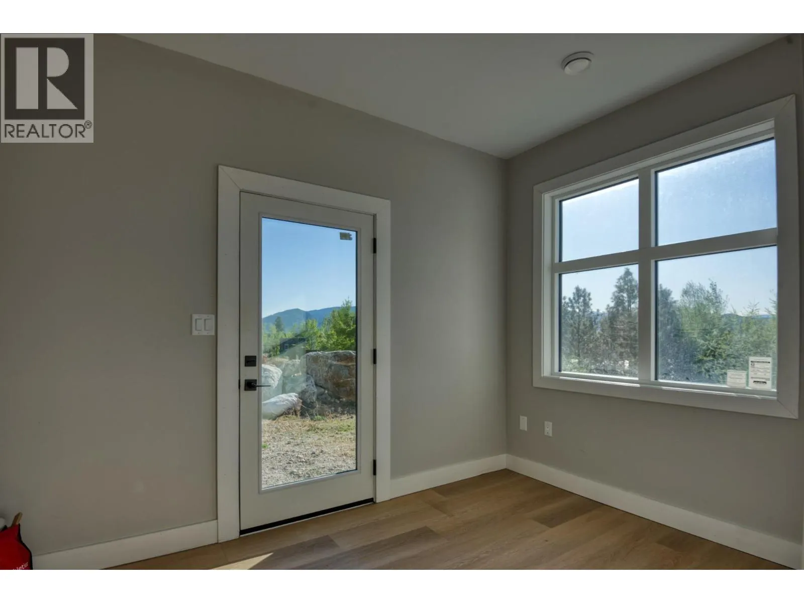 2835 Outlook Way
