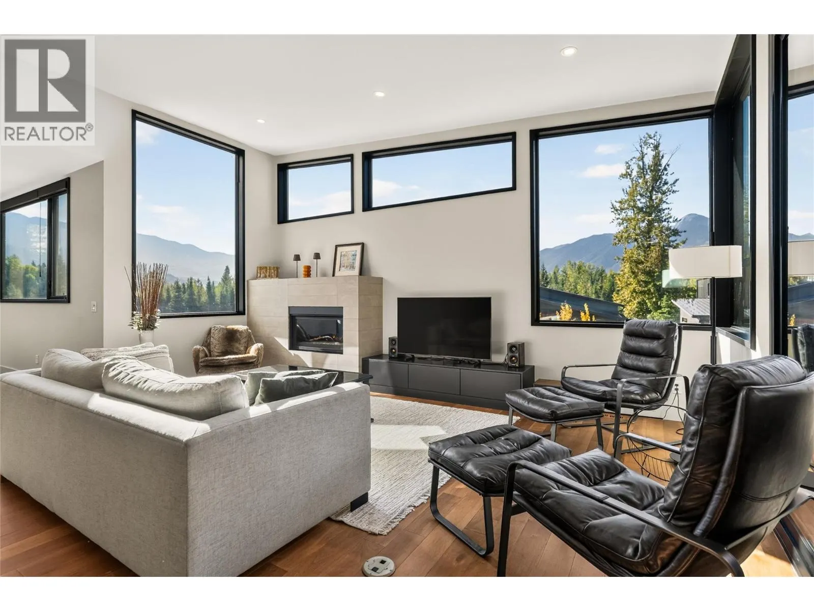 1 Huckleberry Place