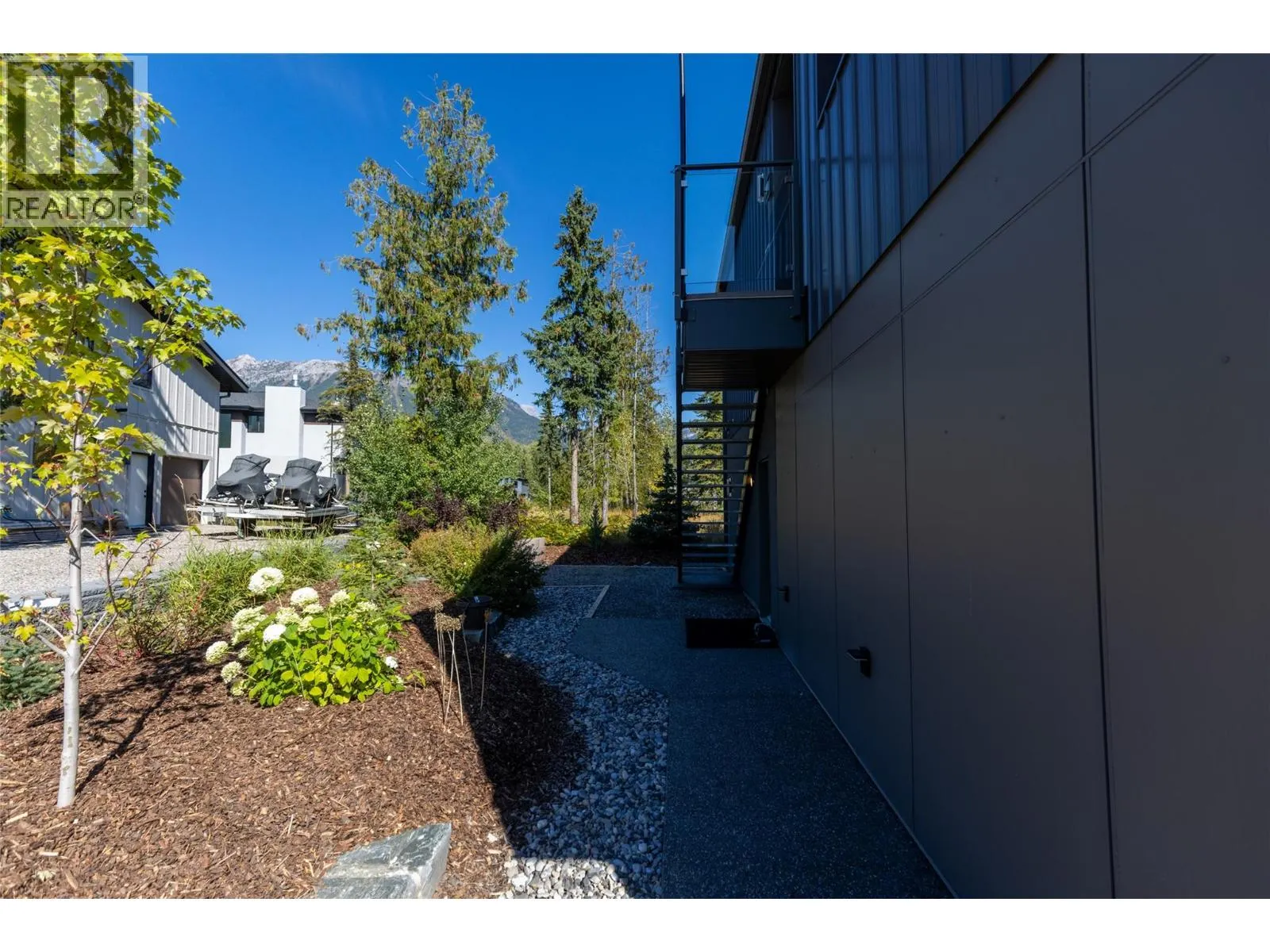 1 Huckleberry Place