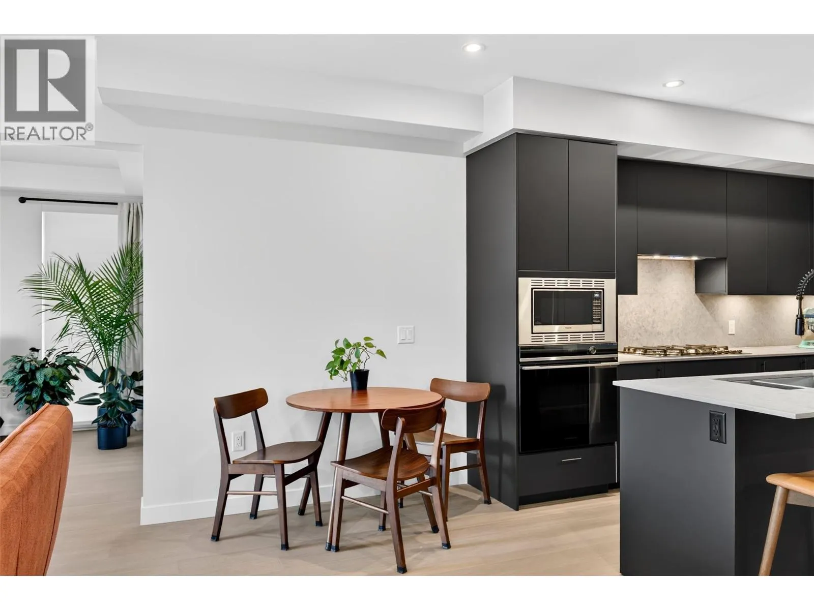 9652 Benchland Drive Unit# 209