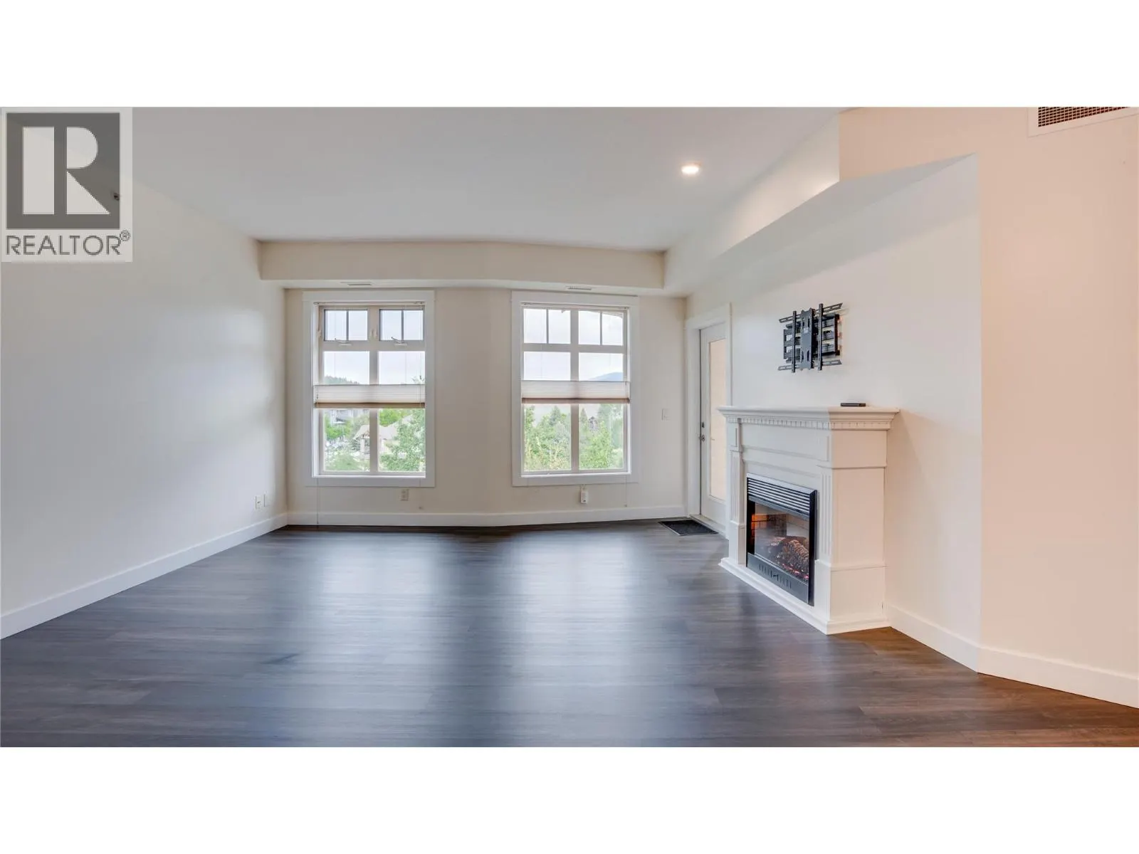 2551 Shoreline Drive Unit# 412