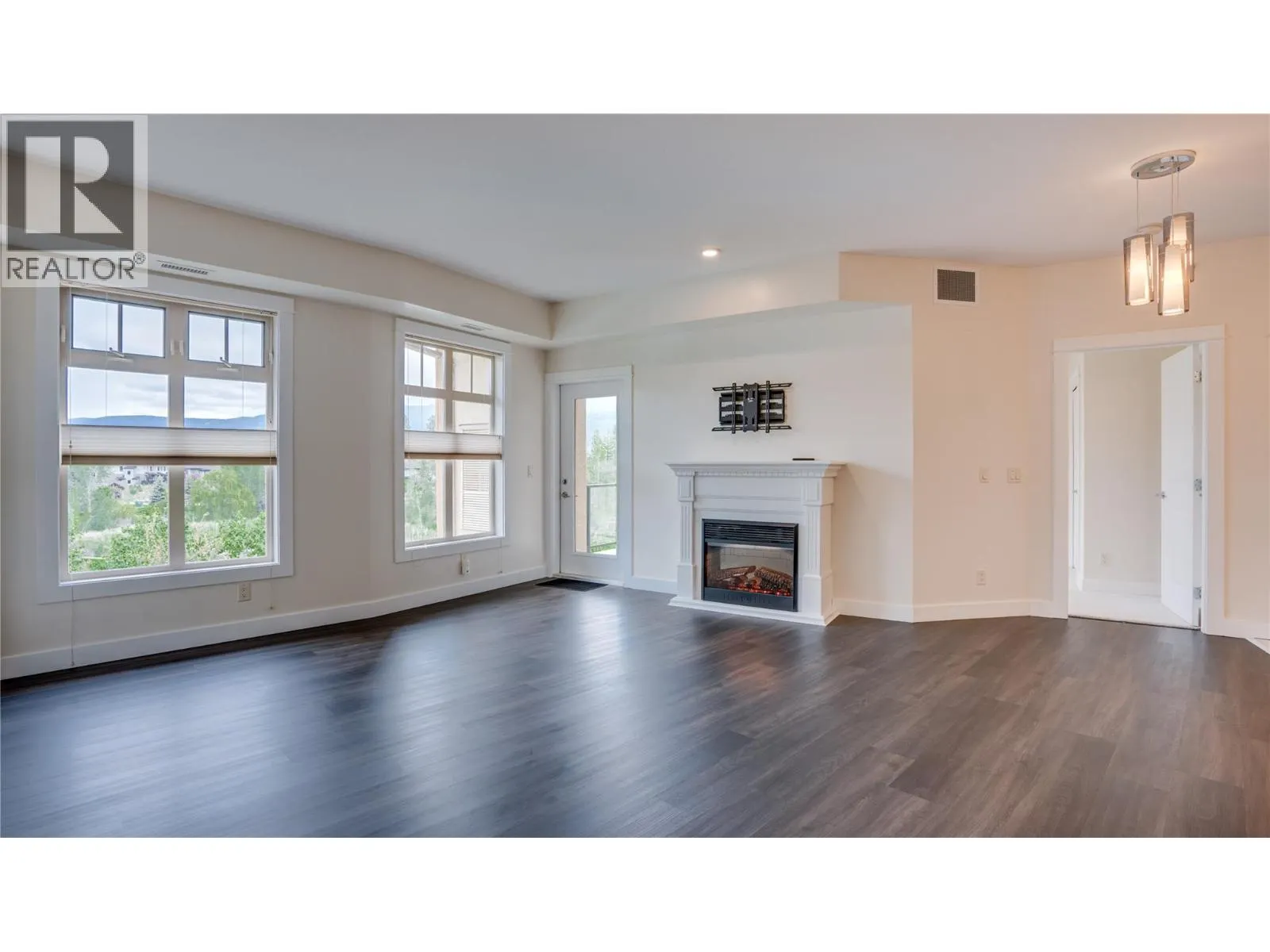 2551 Shoreline Drive Unit# 412