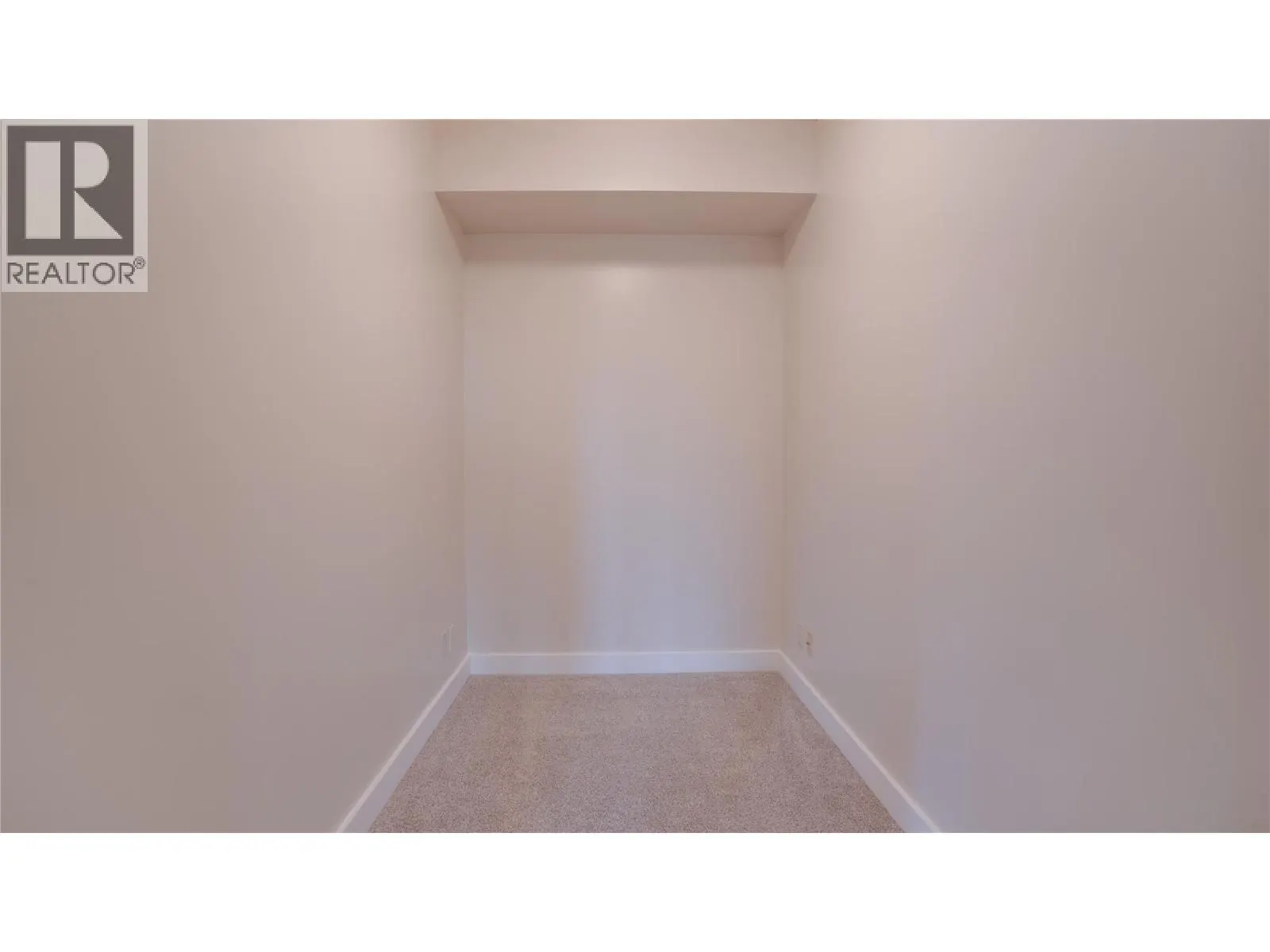 2551 Shoreline Drive Unit# 412