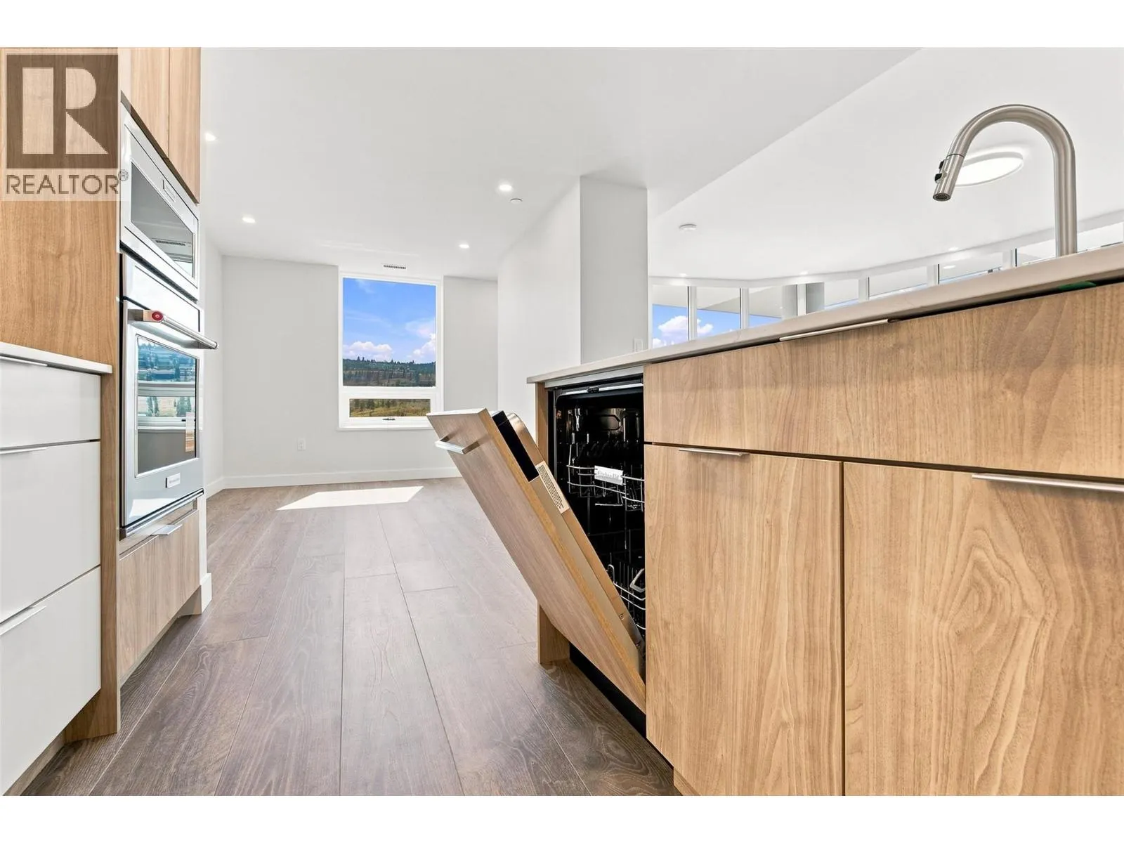 460 NICOLA Street Unit# 1905