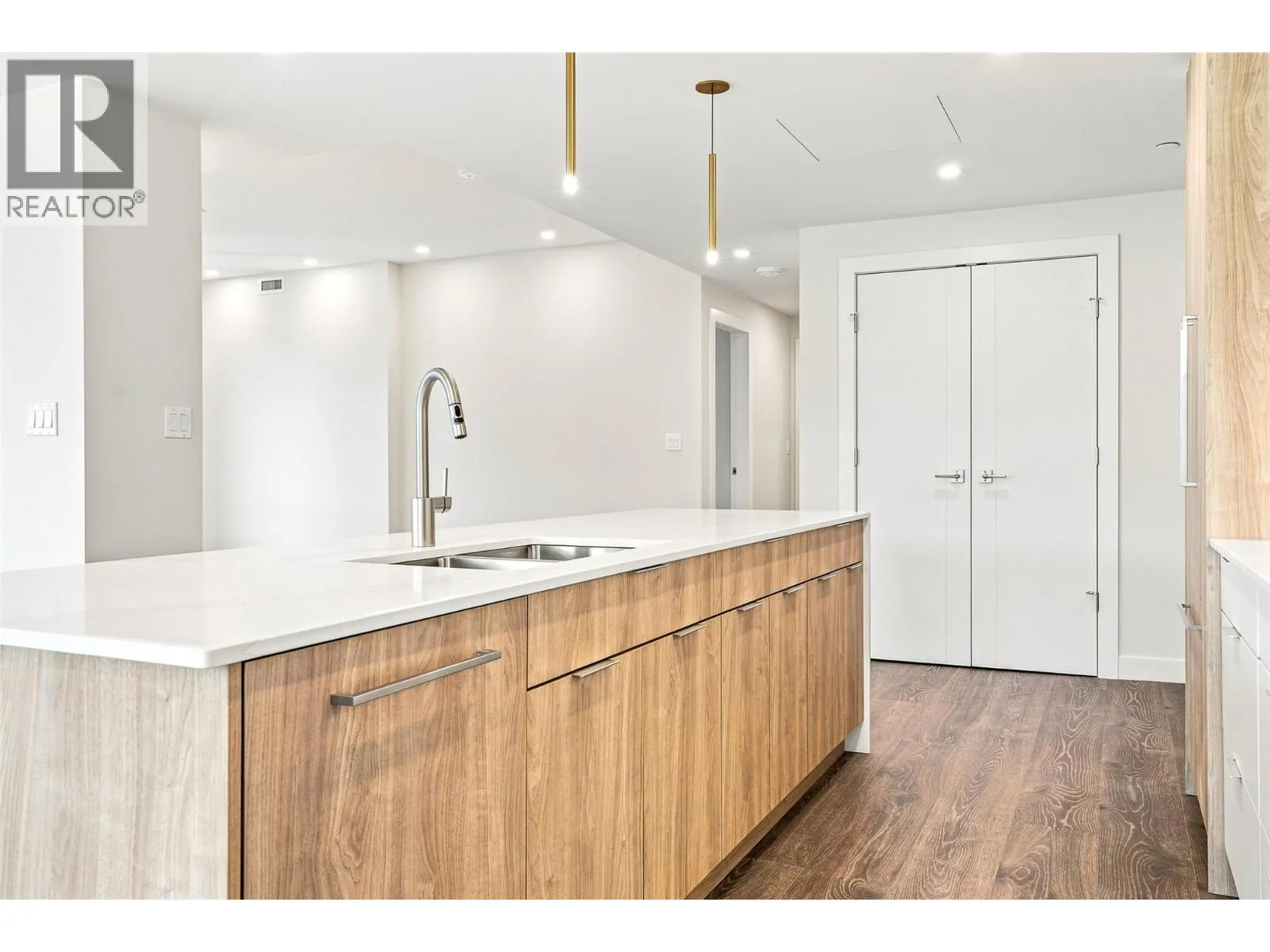 460 NICOLA Street Unit# 1905