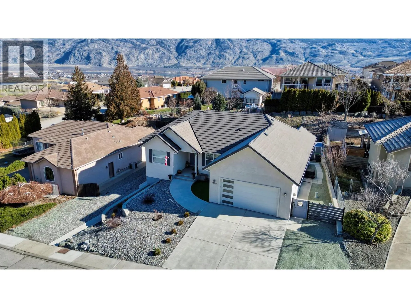 3807 FAIRWINDS Drive