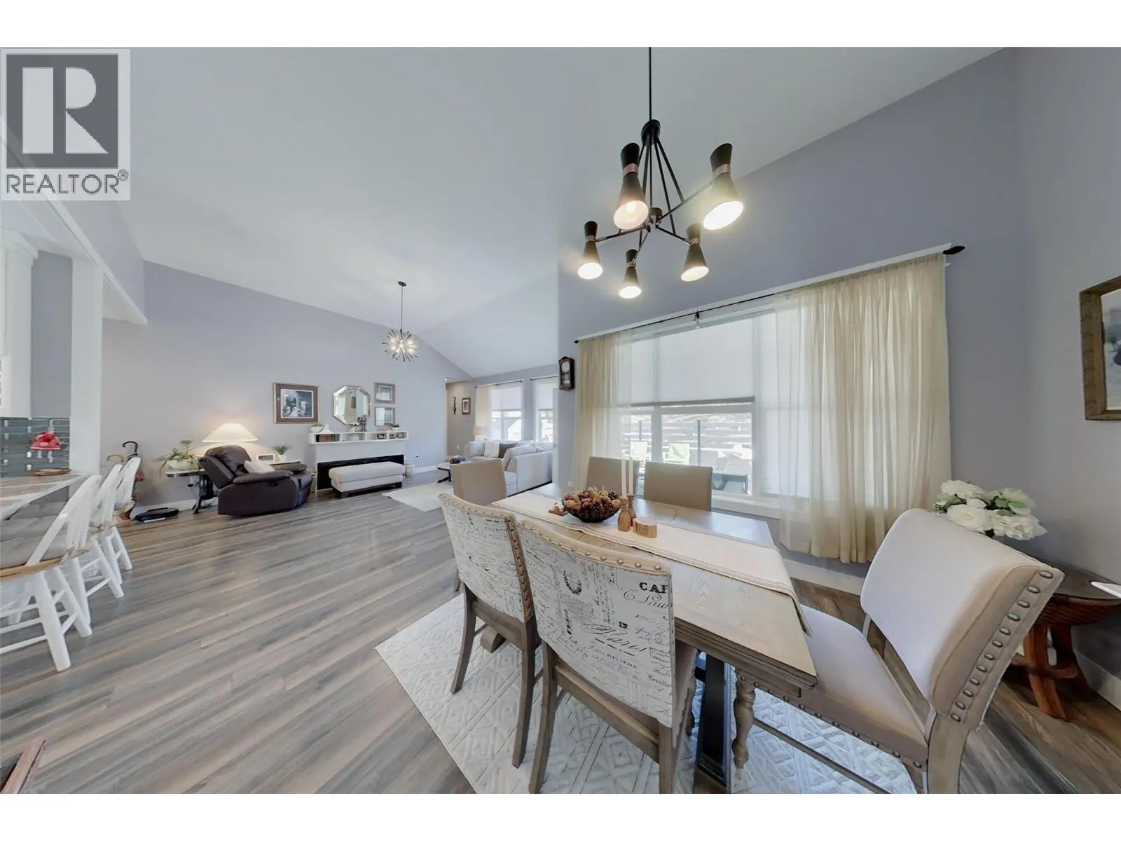 3807 FAIRWINDS Drive