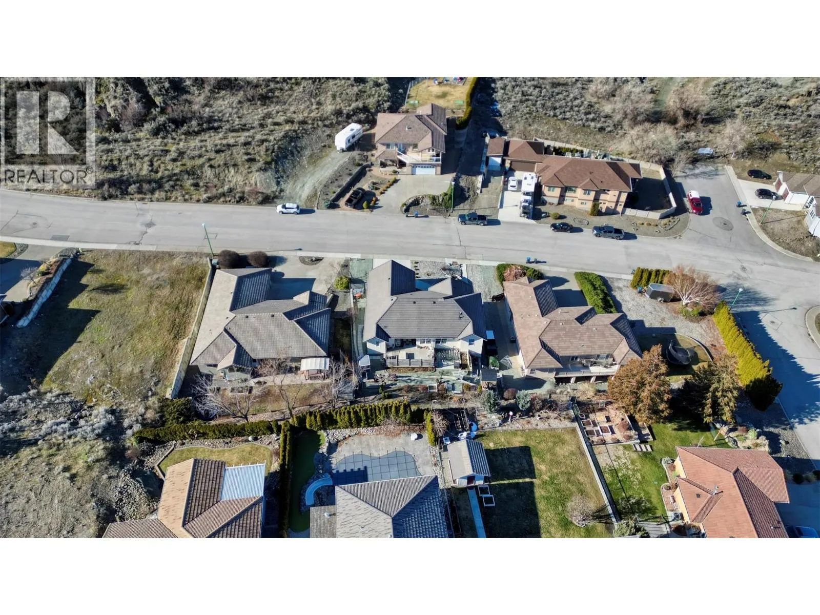 3807 FAIRWINDS Drive