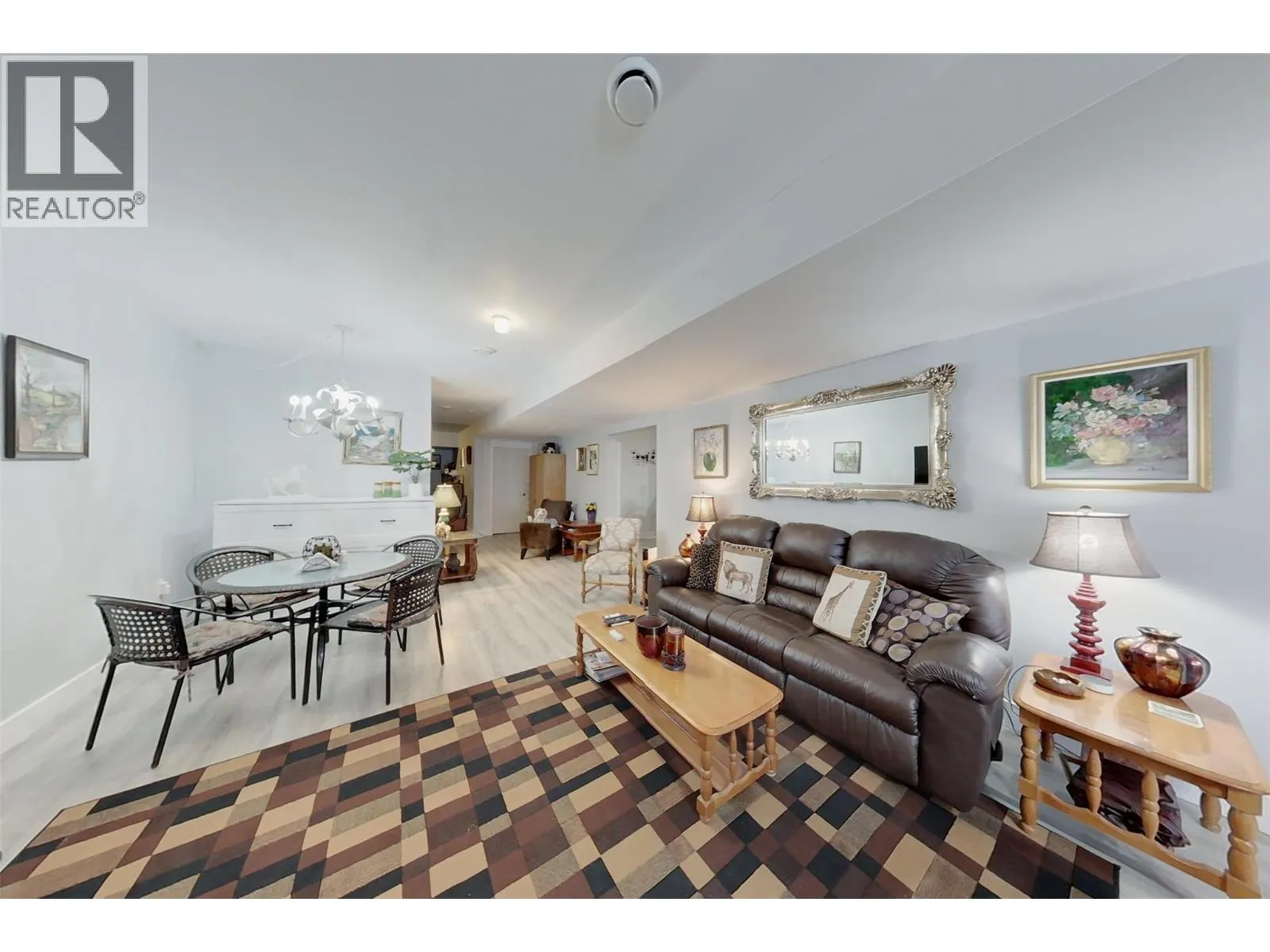 3807 FAIRWINDS Drive