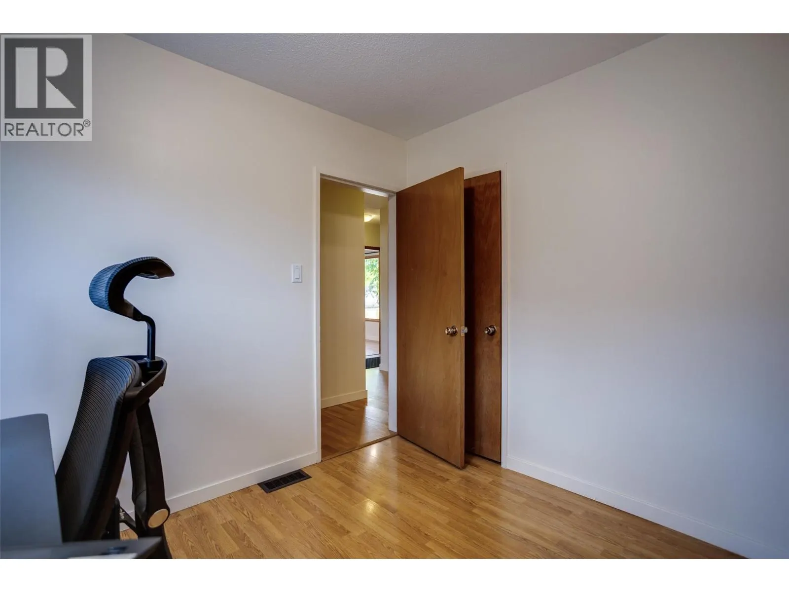950 & 952 Stockwell Avenue