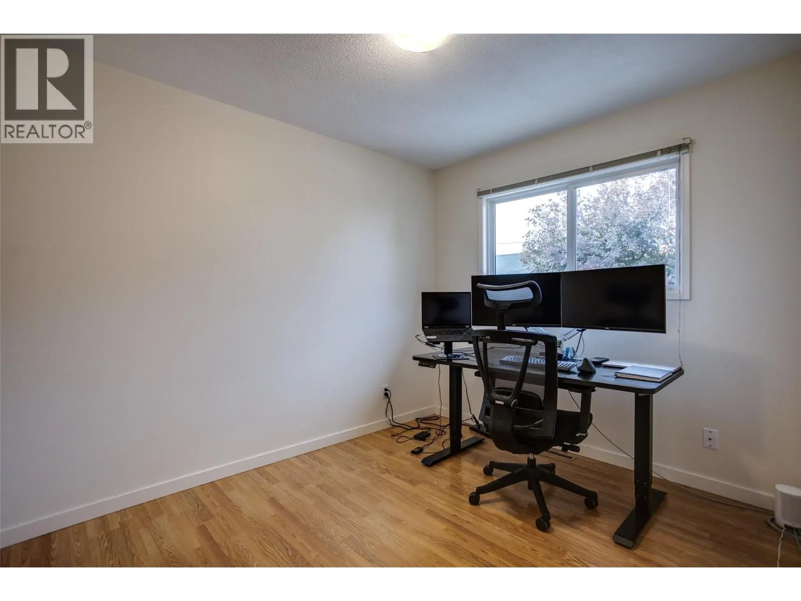 950 & 952 Stockwell Avenue