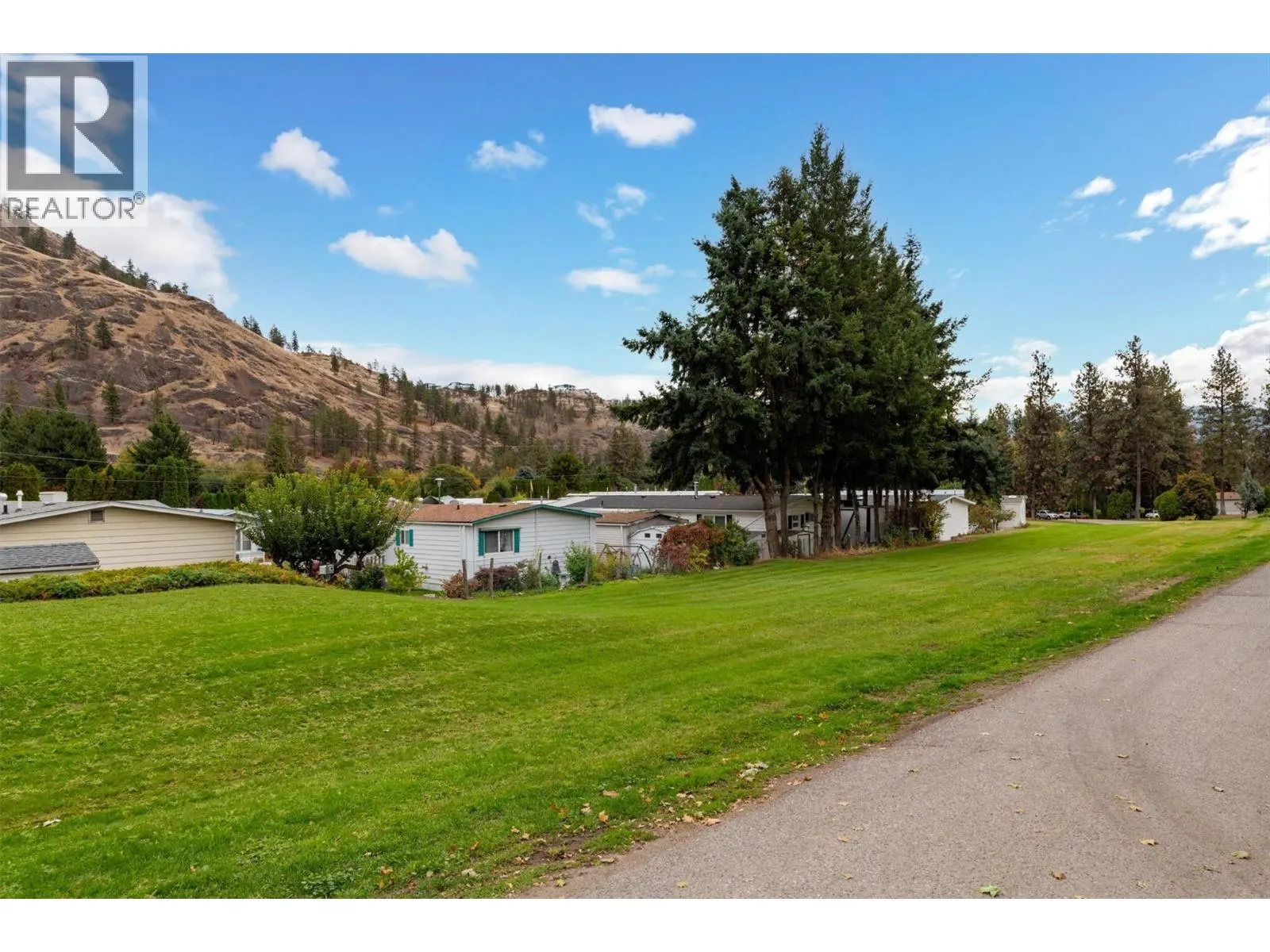 1929 97 Highway S Unit# 29
