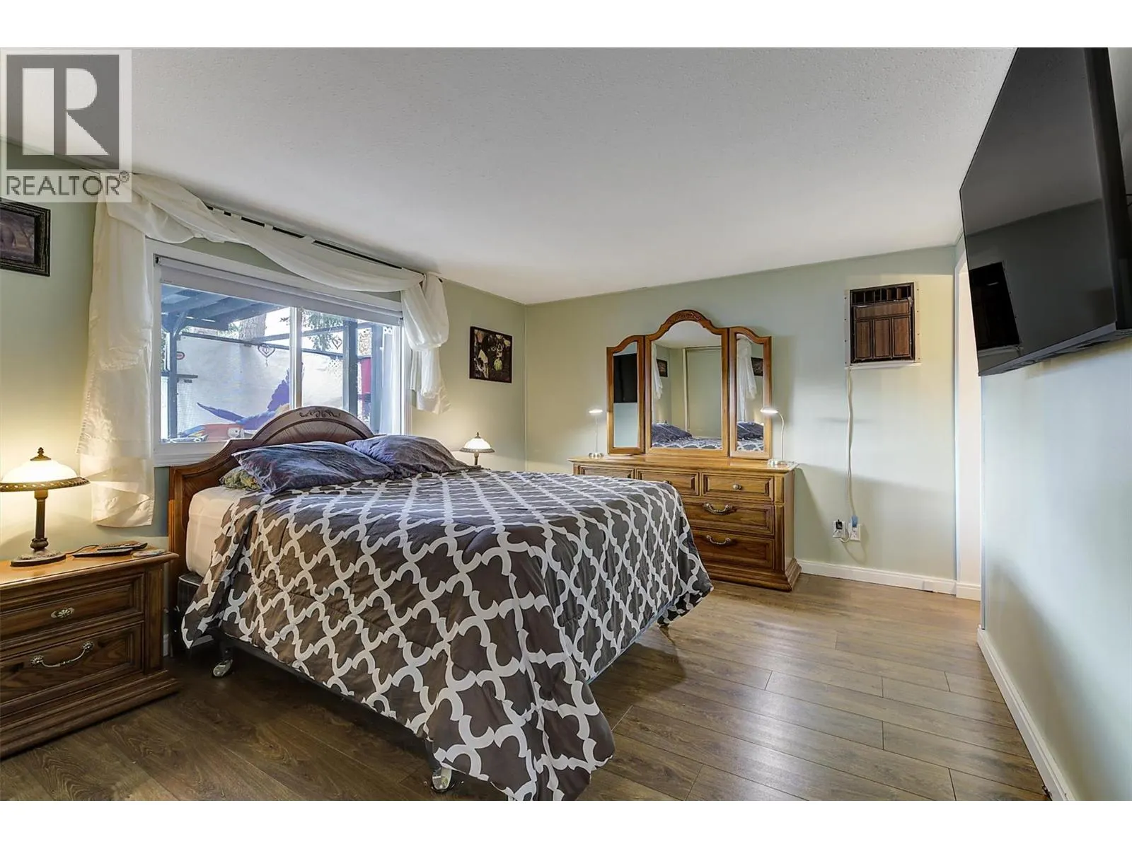 1929 97 Highway S Unit# 29