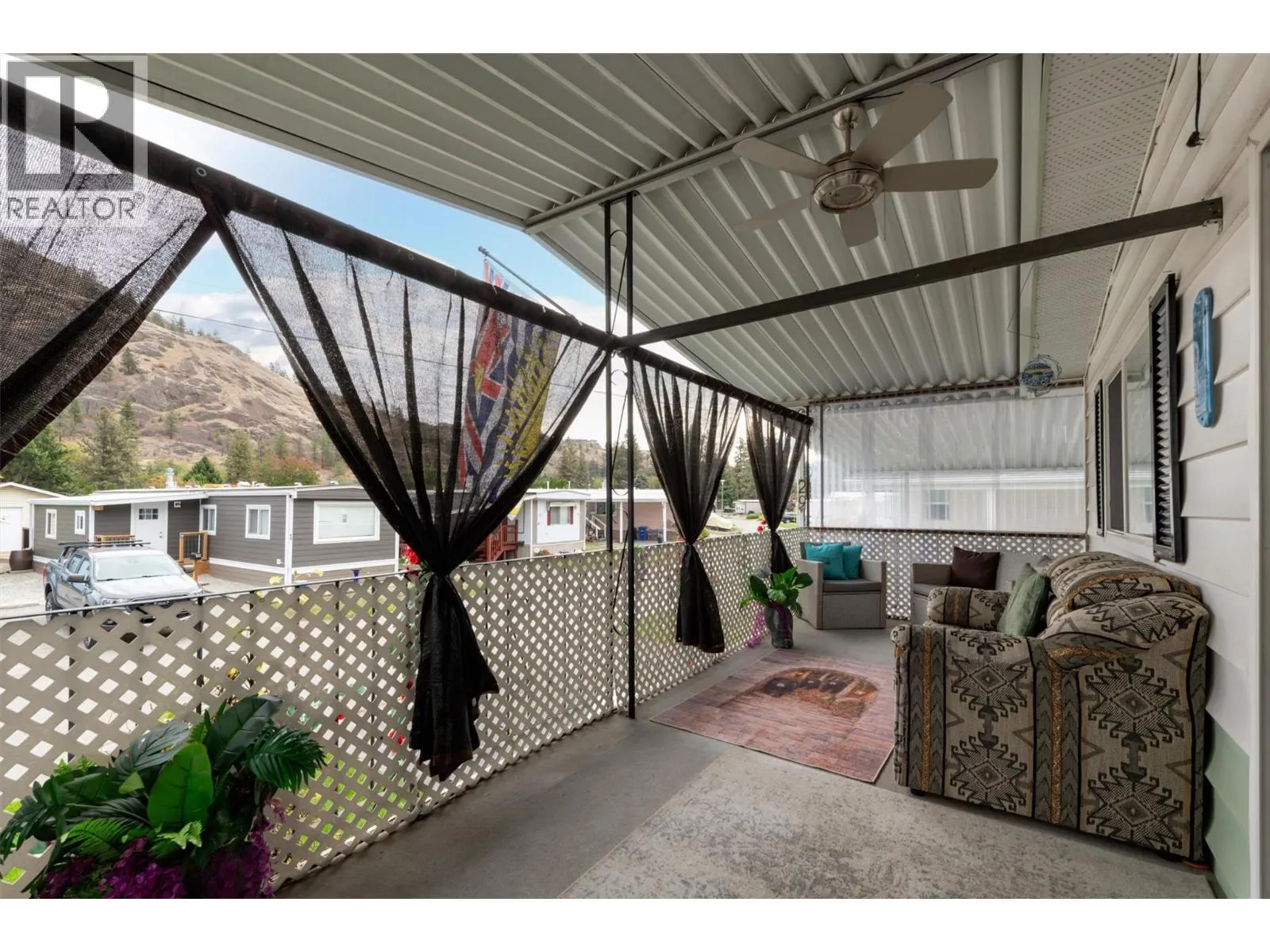 1929 97 Highway S Unit# 29