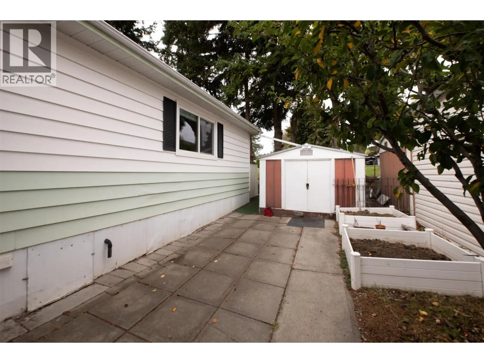 1929 97 Highway S Unit# 29