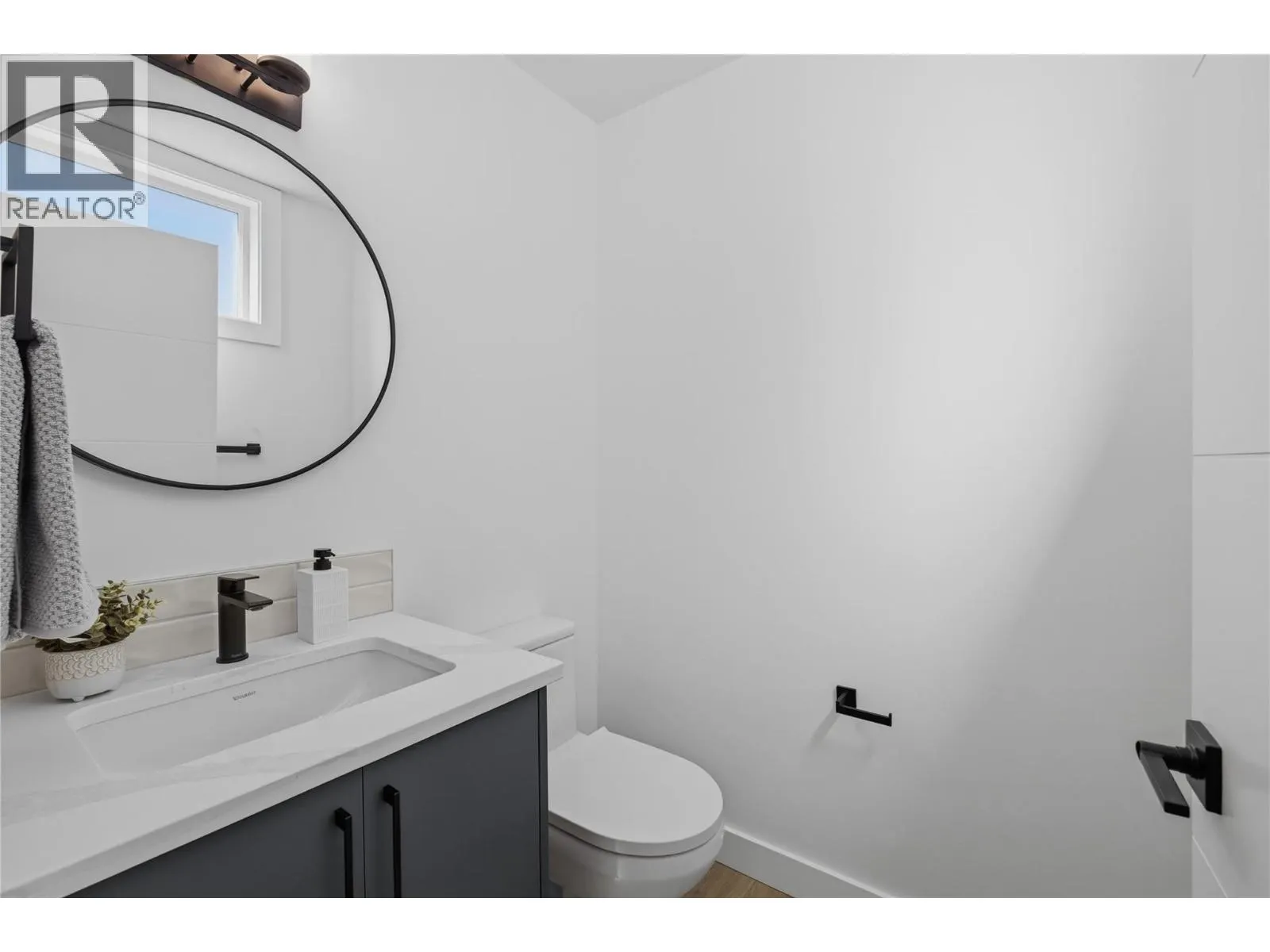 143 GREEN Avenue Unit# 103