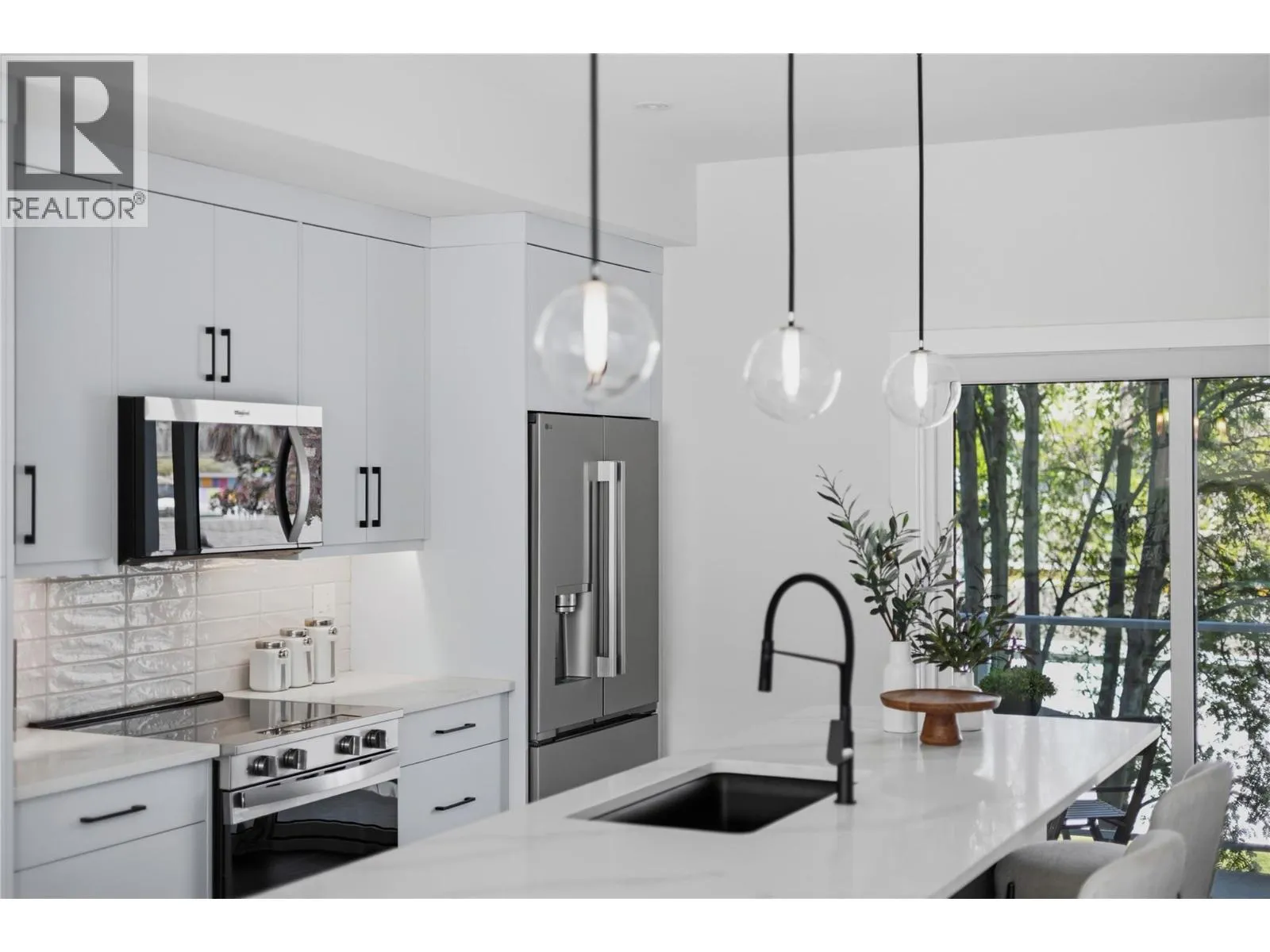 143 GREEN Avenue Unit# 103