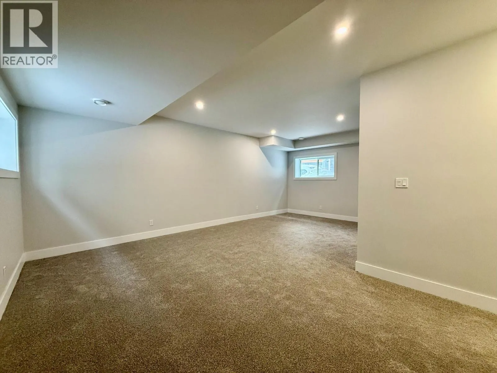 1938 Foxwood Trail Unit# 9