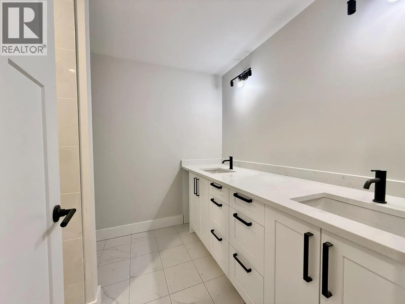 1938 Foxwood Trail Unit# 9
